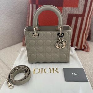 Medium Lady Dior Bag

Sand-Colored Cannage Lambskin